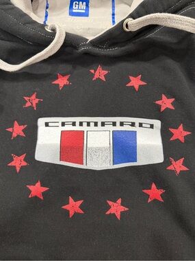 JH Design Group Men's Chevy Camaro Distressed USA Flag Pullover Hoodie Size L